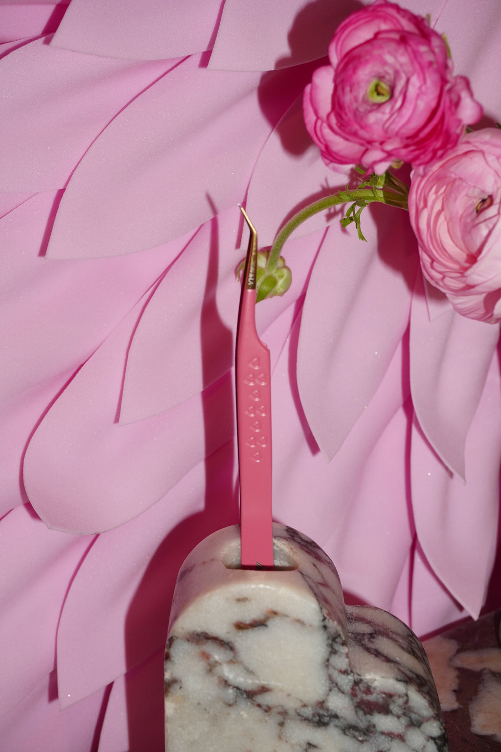 Maison Rosé Vday Tweezers